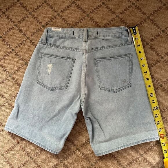 Lovers+Friends Dylan Slouchy boyfriend shorts in light blue 24 - Picture 4 of 13